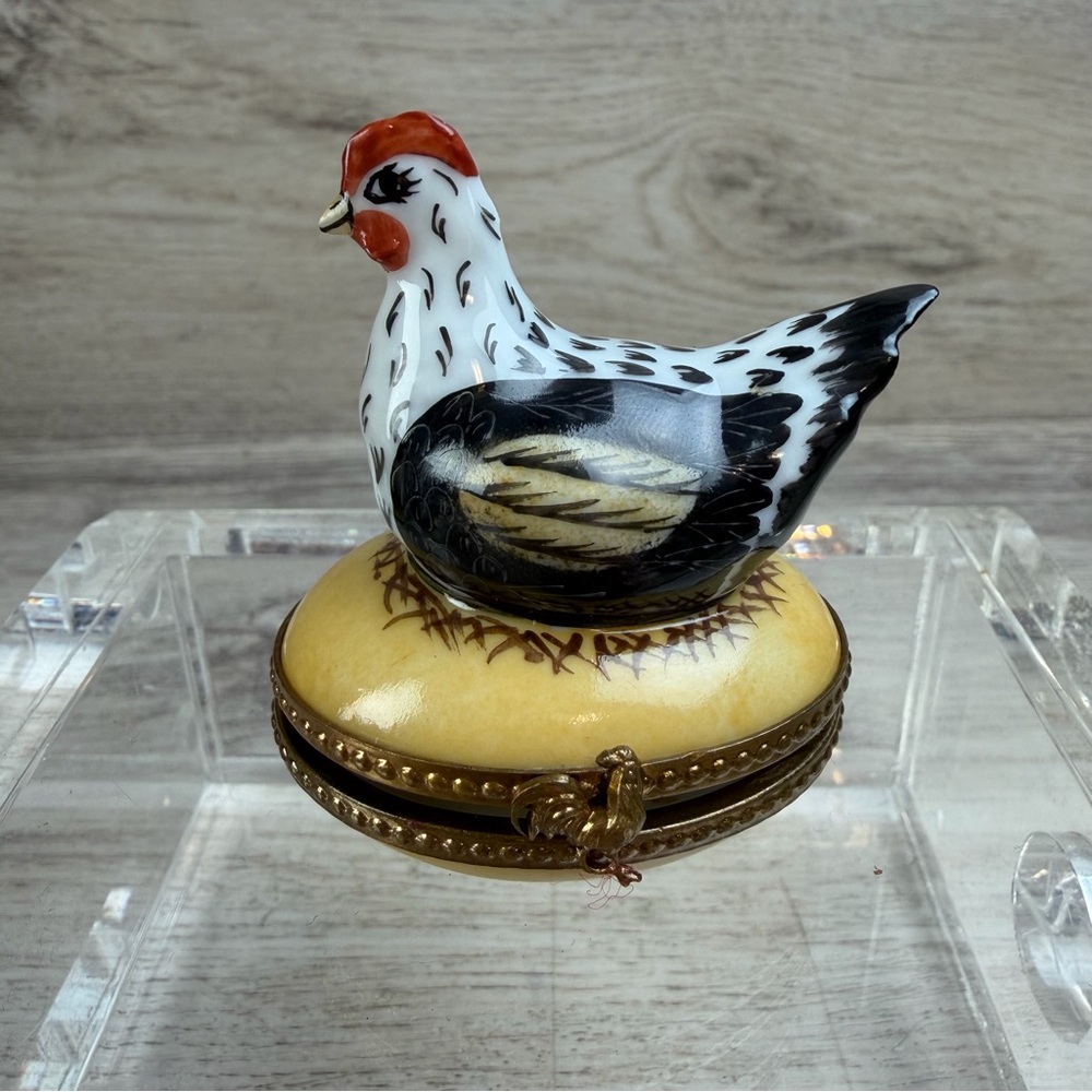 Limoges France Hand Painted Hen Chicken Trinket Box Peint Main Porcelain Signed